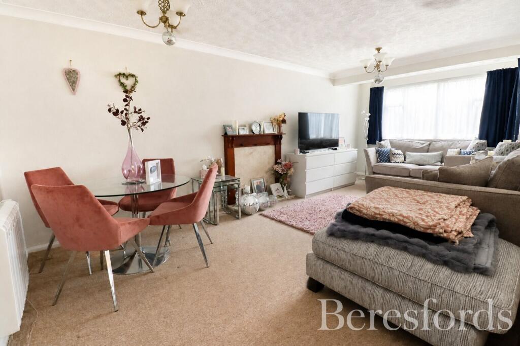 Apartment in Romford - View 3