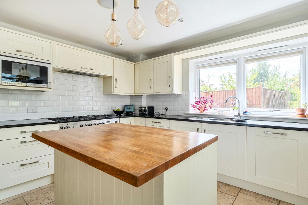 House in Guildford - View 5