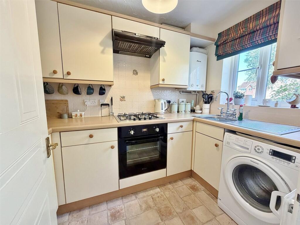 House in Verwood, Dorset - View 5