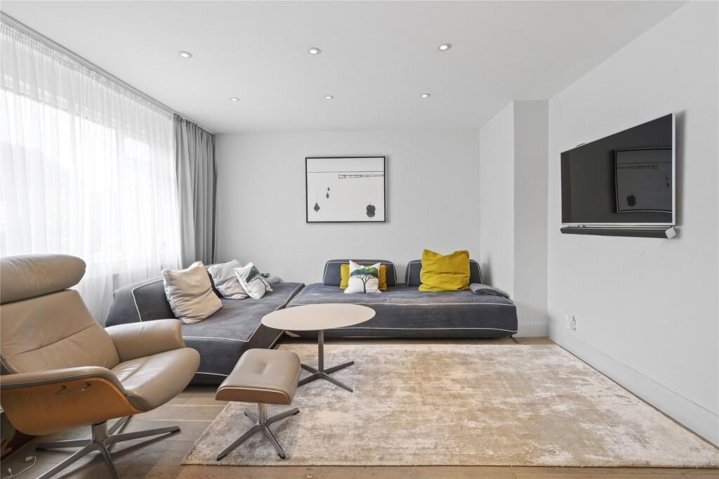 Lyfield, Oxshott, Leatherhead, Surrey, KT22 - View 4