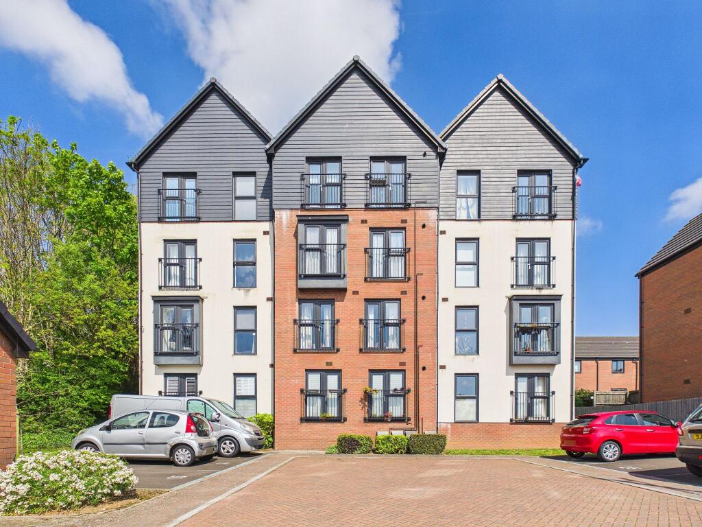 Main image of property: Cei Tir Y Castell, Barry, CF63 4DG