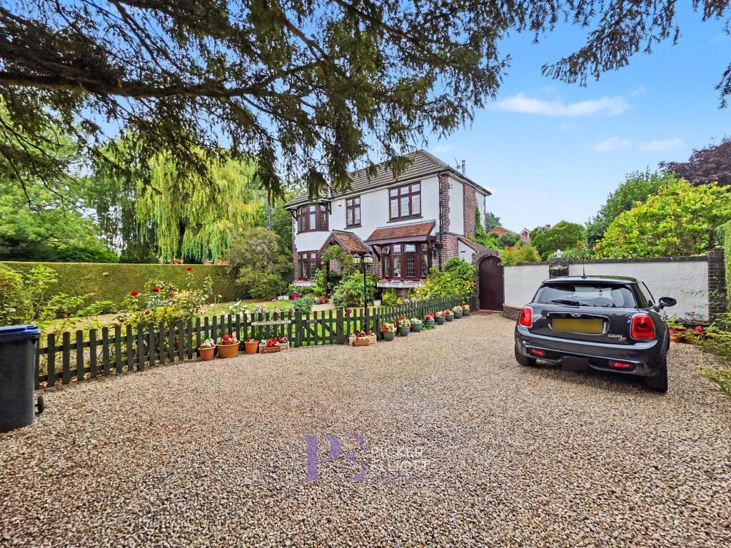 Main image of property: Leicester Road, Hinckley, LE10