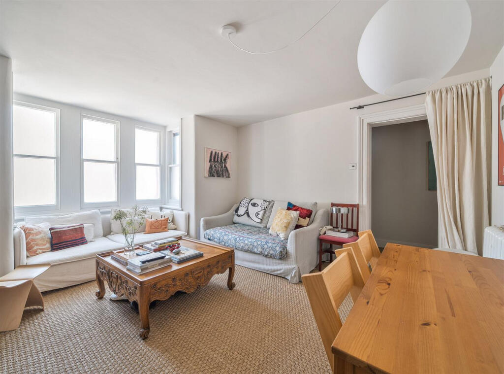 Apartment in London - More