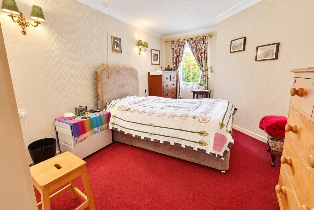 Apartment in Southampton - View 4
