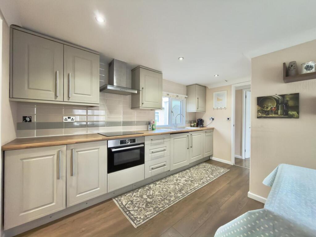 Newfield Drive, Garforth, Leeds photo 3