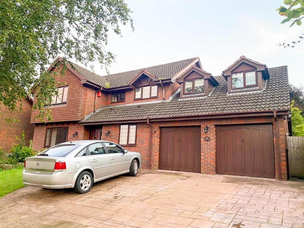 Main image of property: The Heights, Ladderedge, leek, ST13 7LQ