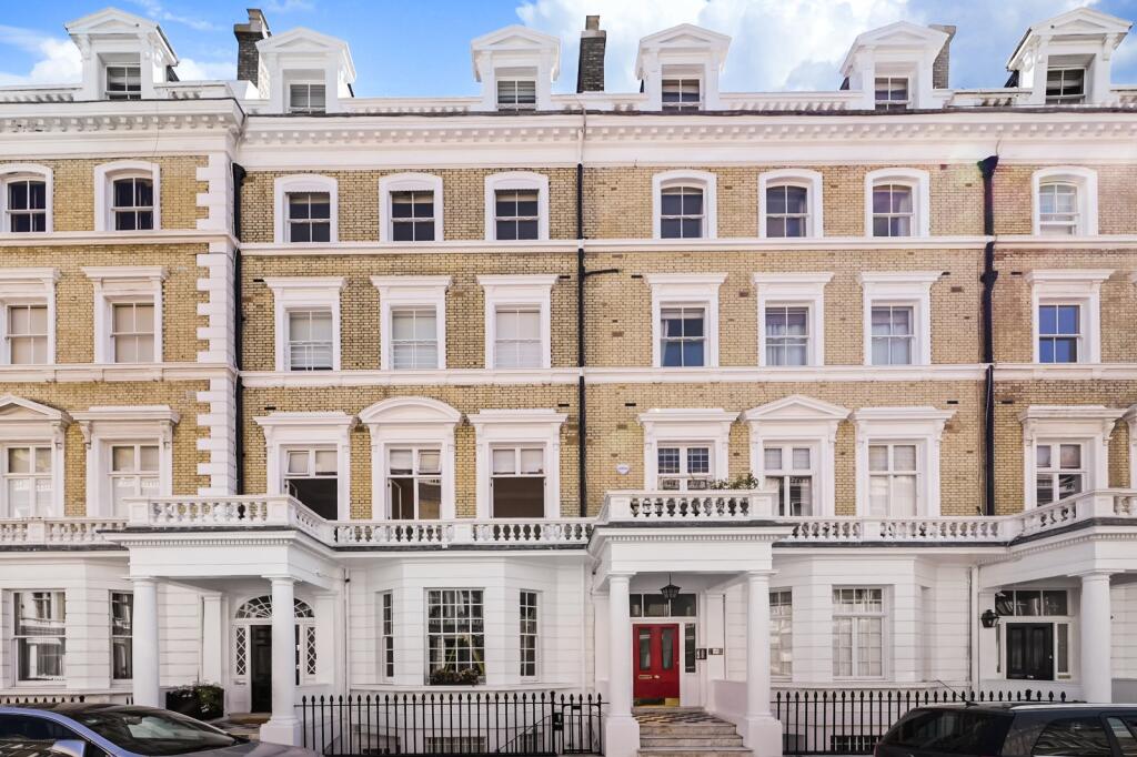 Apartment in London, Royal Borough of Kensington and Chelsea - More