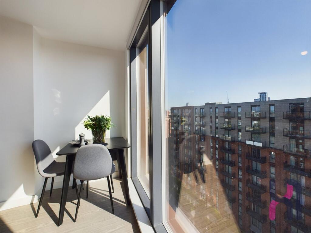 Apartment in Salford, Greater Manchester - More