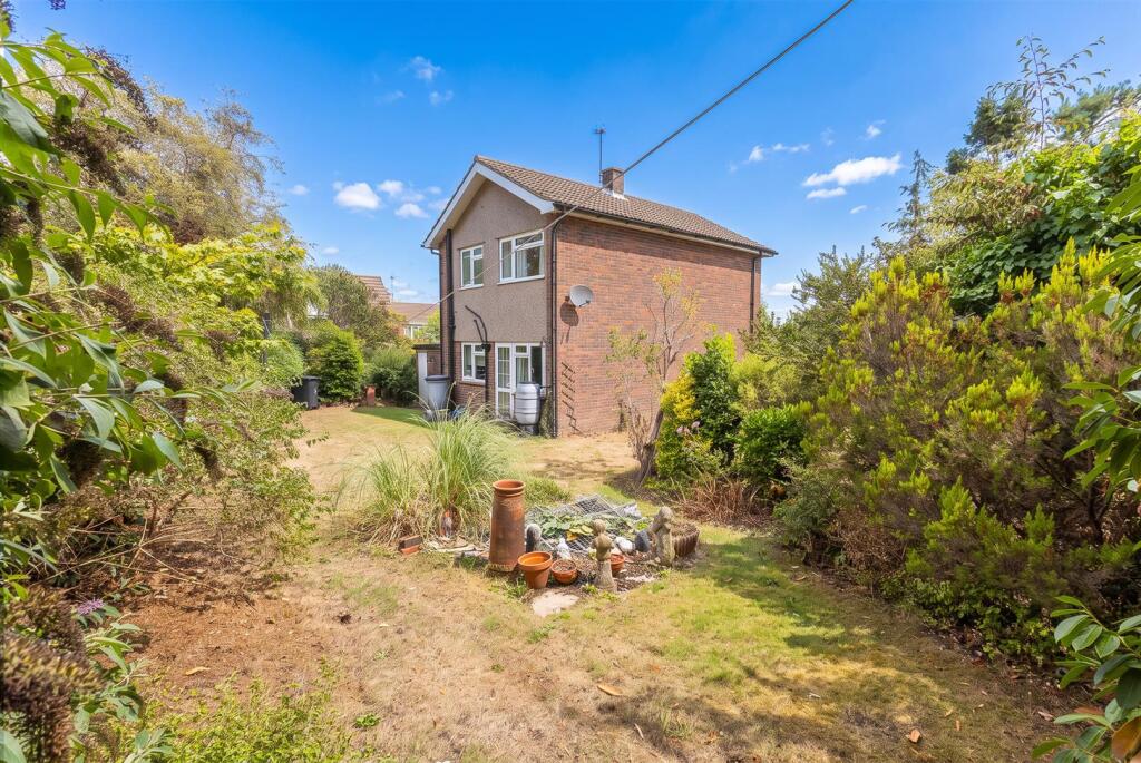 Hill Road, Farnham photo 4