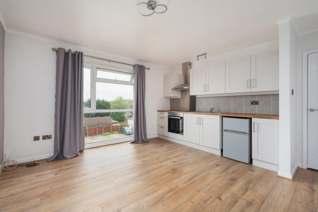 Royal Court, Pier Avenue, Tankerton - View 5