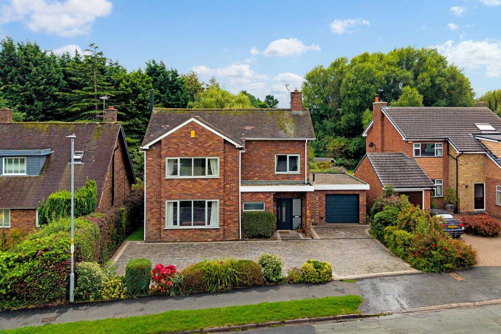 4-bed detached on 22 Brookfield Drive, Holmes Chapel, CW4 7DT, £675,000