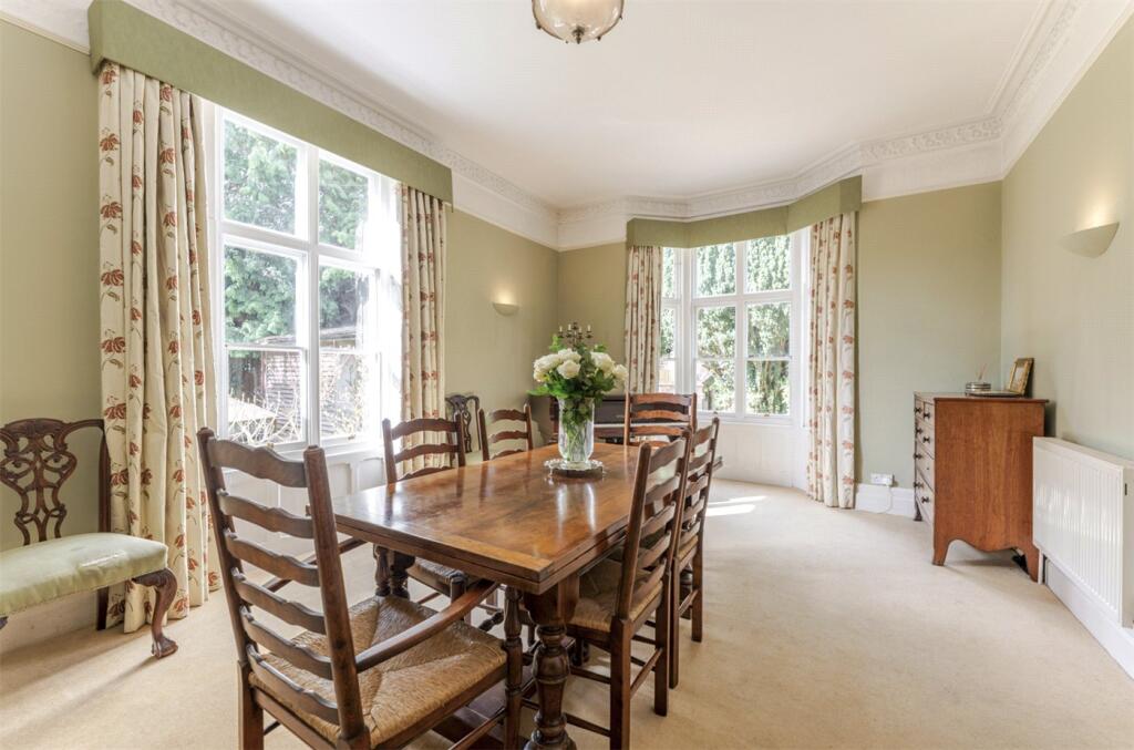 Eastnor Grove, Leamington Spa, Warwickshire, CV31 photo 3