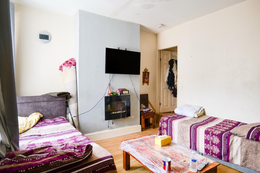 House in Stoke-on-Trent - View 4