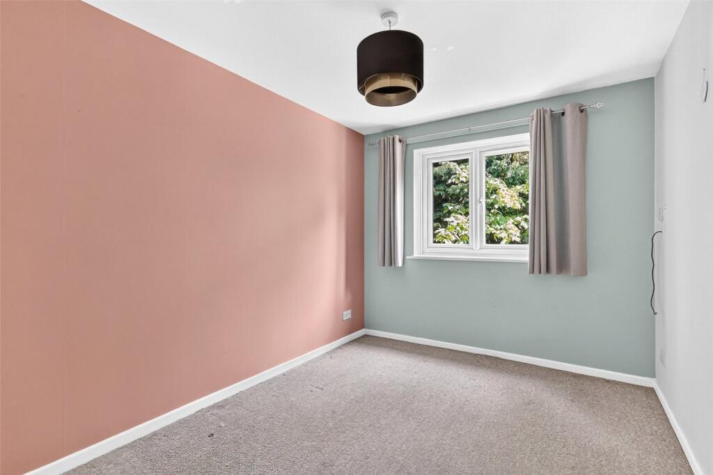 Apartment in Bracknell - View 5