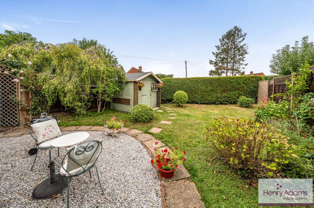 House in Guildford - View 2