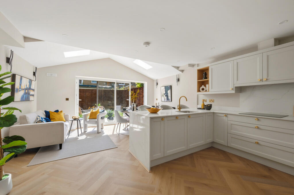 Pyne Road, Surbiton, KT6 photo 4