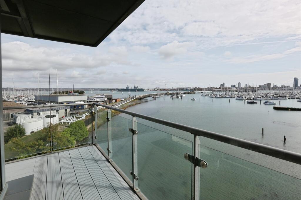 Main image of property: Rope Quays, Gosport