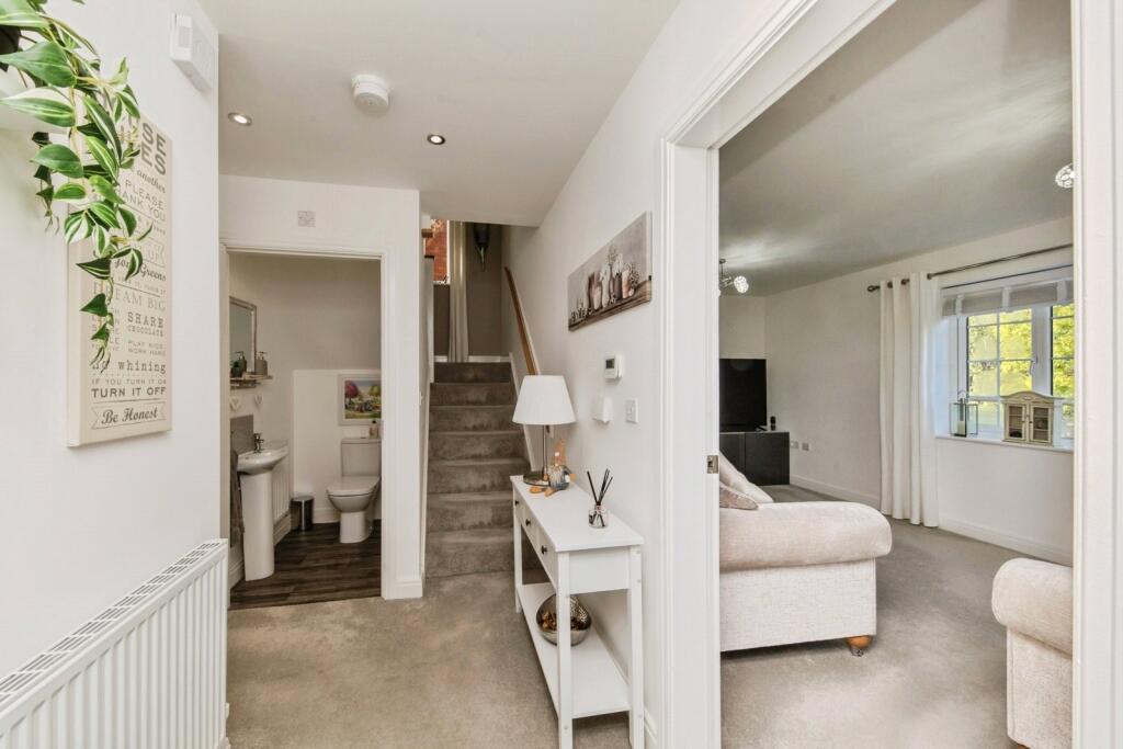 Alfred King Close, Shavington, Crewe, Cheshire, CW2 photo 3