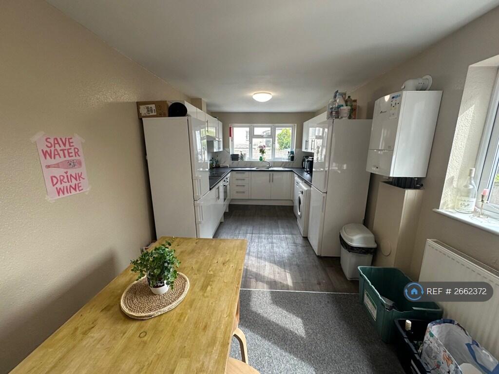 6 bedroom terraced house for rent