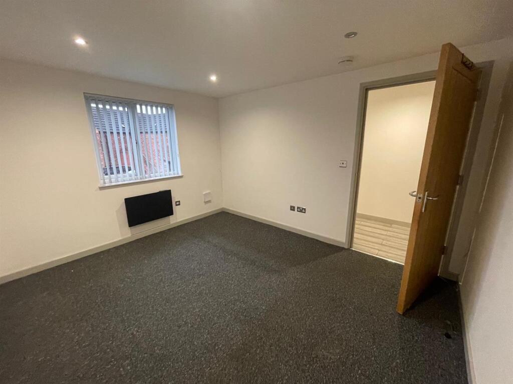 Apartment in Telford - More
