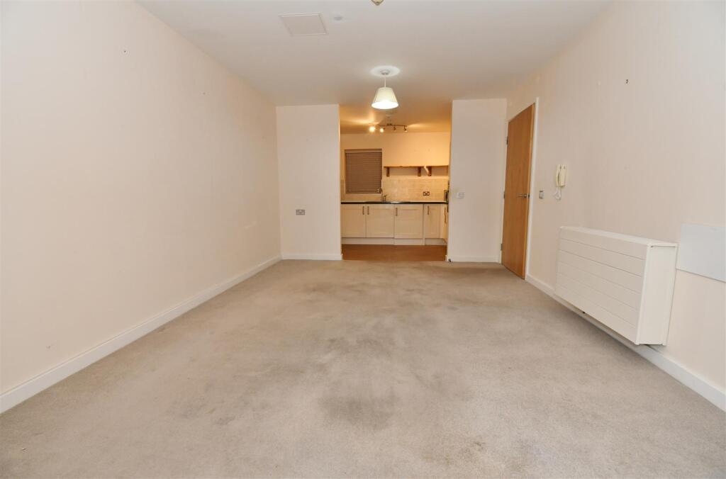 Queensway, Leamington Spa photo 3