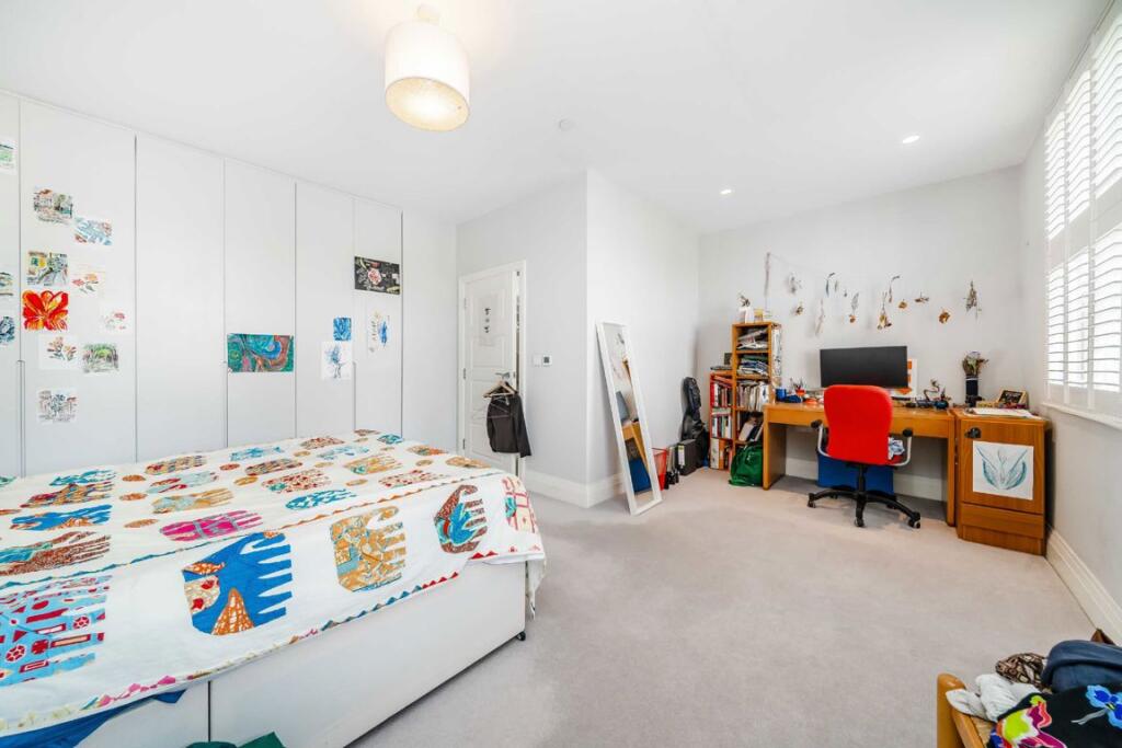 House in London - View 5