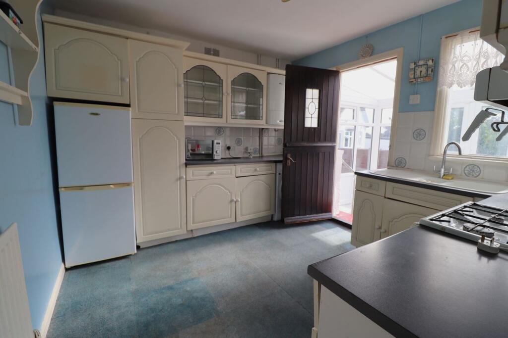 House in Rochford, Rayleigh - View 3
