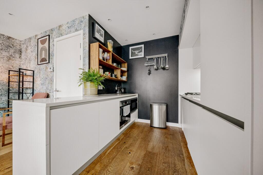 Apartment in Edinburgh - More