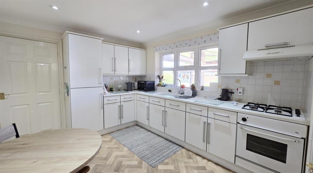 House in South Holland, Long Sutton - More