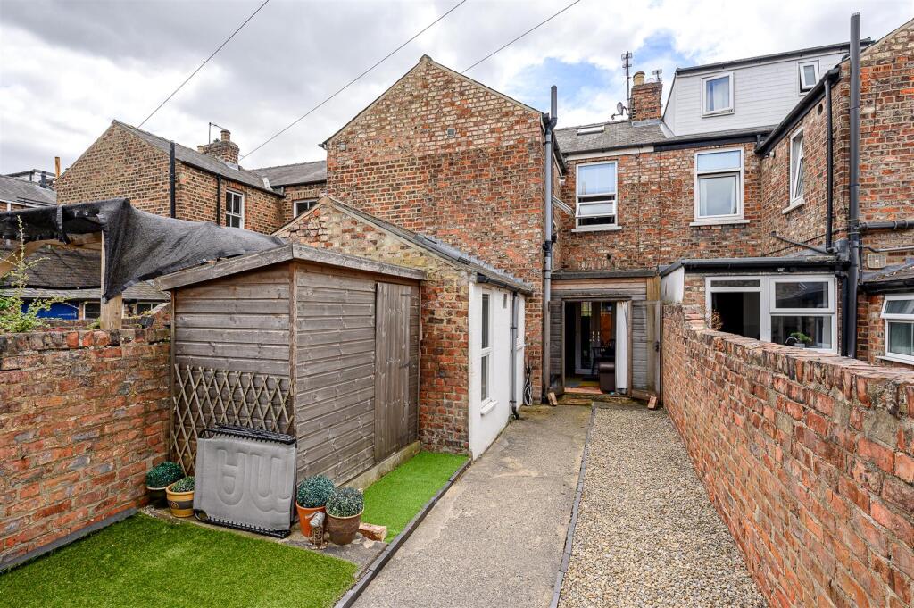 House in York - View 5