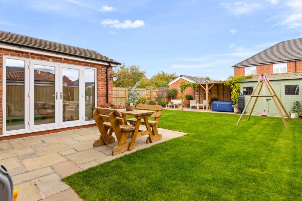 Bramley Close, Grimsby, DN33 photo 4