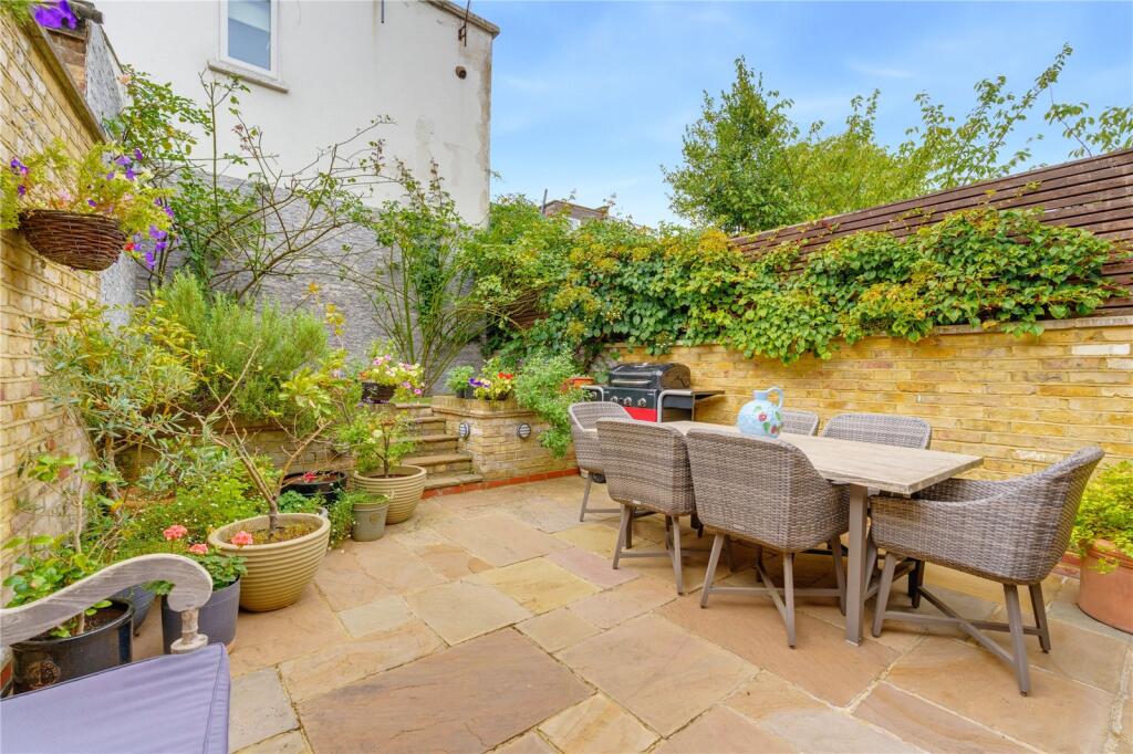 House in London - View 4