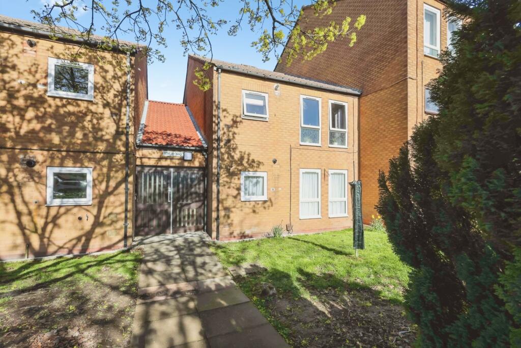 Main image of property: Parkfield Drive, Birmingham, West Midlands, B36