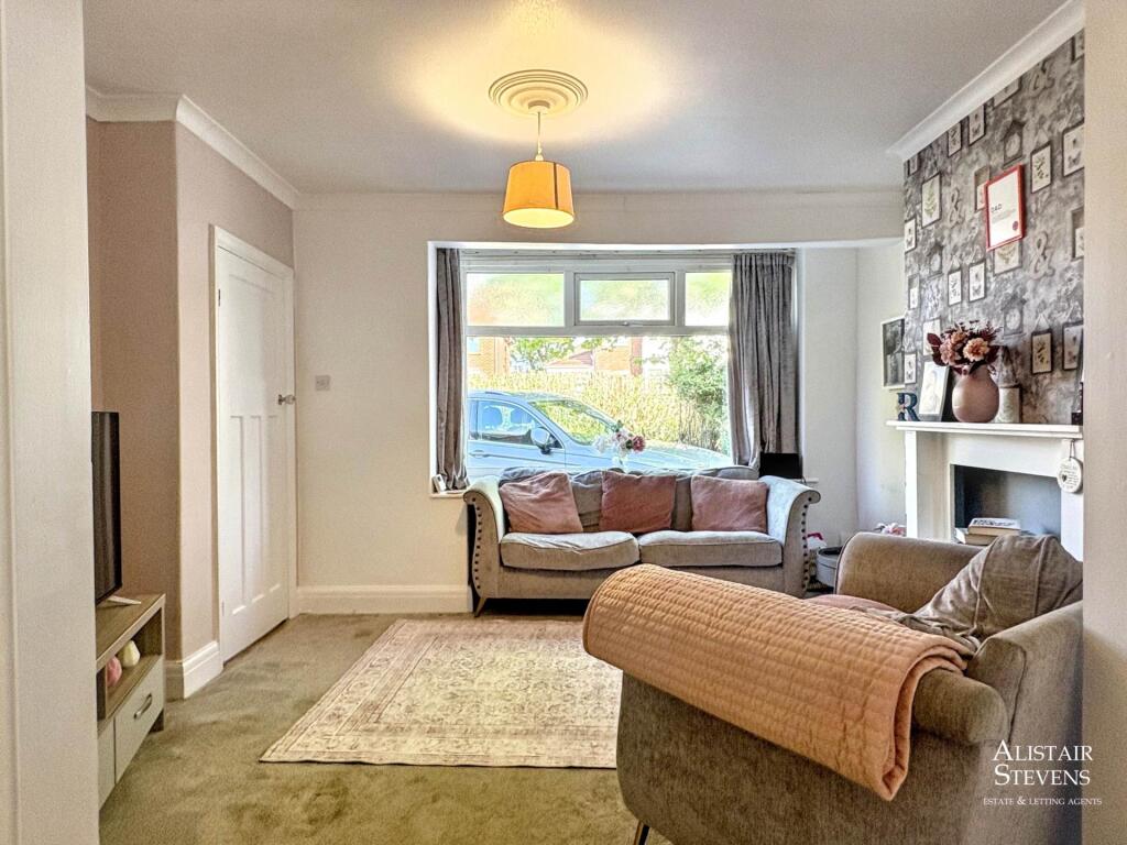 House in Oldham, Greater Manchester - View 5
