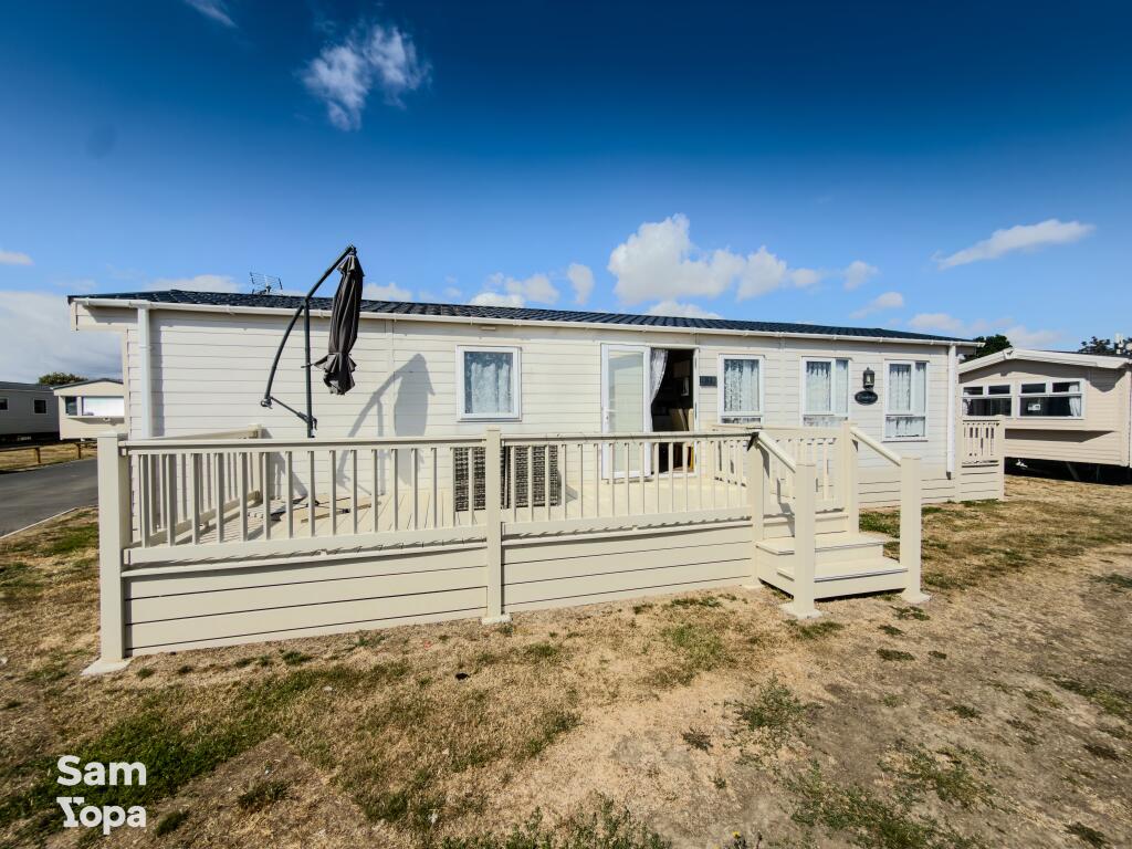 Low Road, Harwich, CO12 - View 5