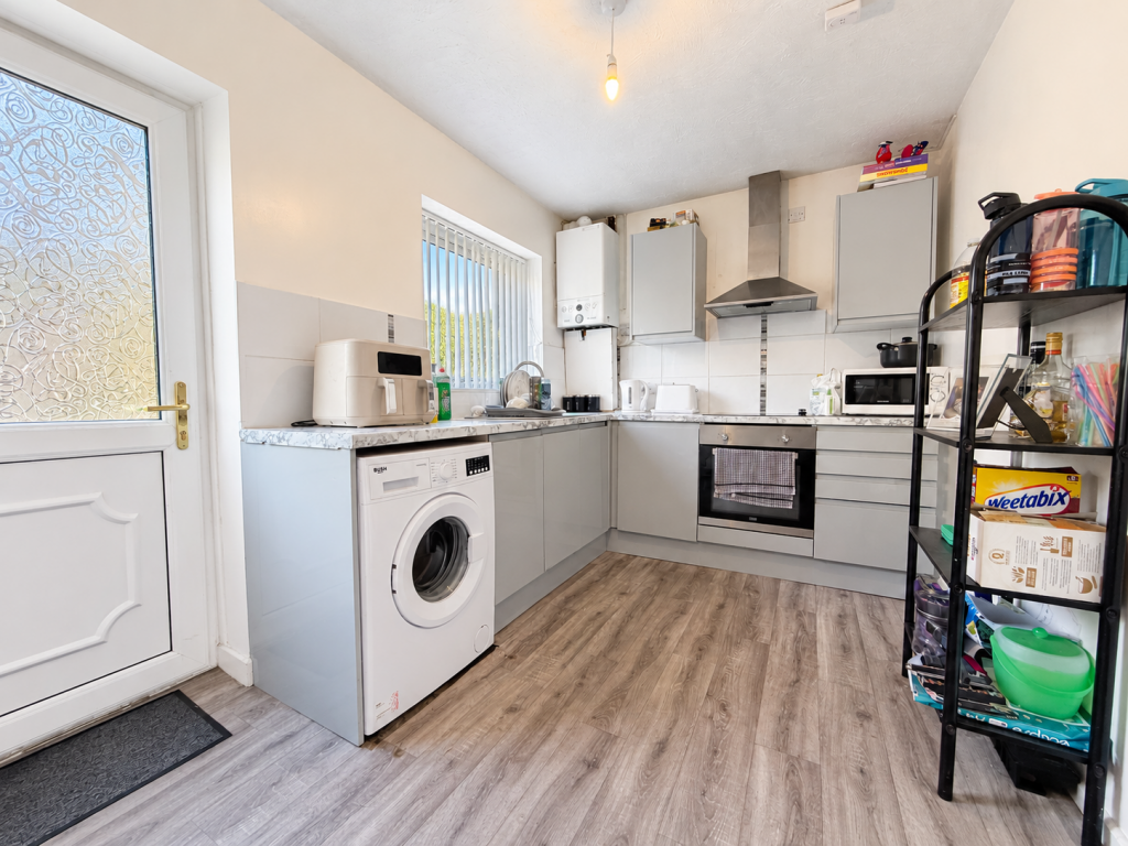 House in Keighley, Holy Croft - View 3
