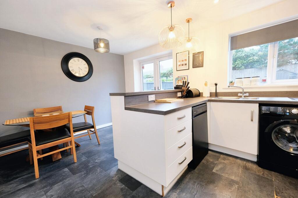 Chelmer Way, Eccles, M30 photo 4