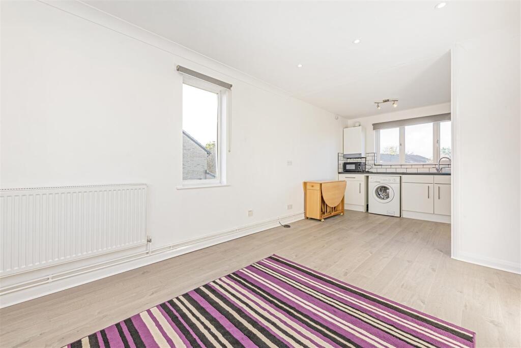 Apartment in London - View 5