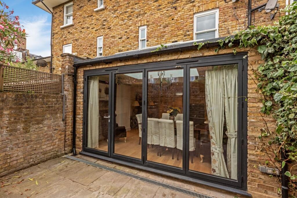 House in London - View 5