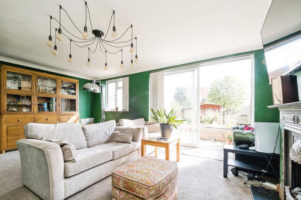 Apartment in Romford - View 4