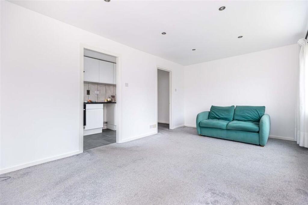 Apartment in Bournemouth - View 3
