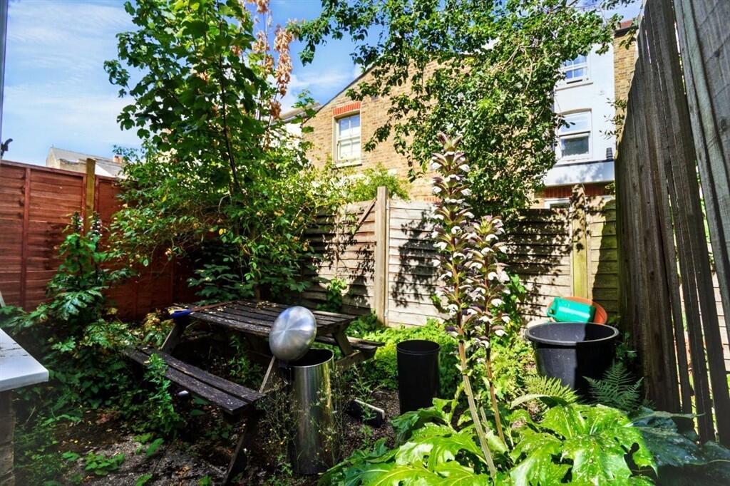 House in London, Falcon Estate, Clapham Junction - View 4