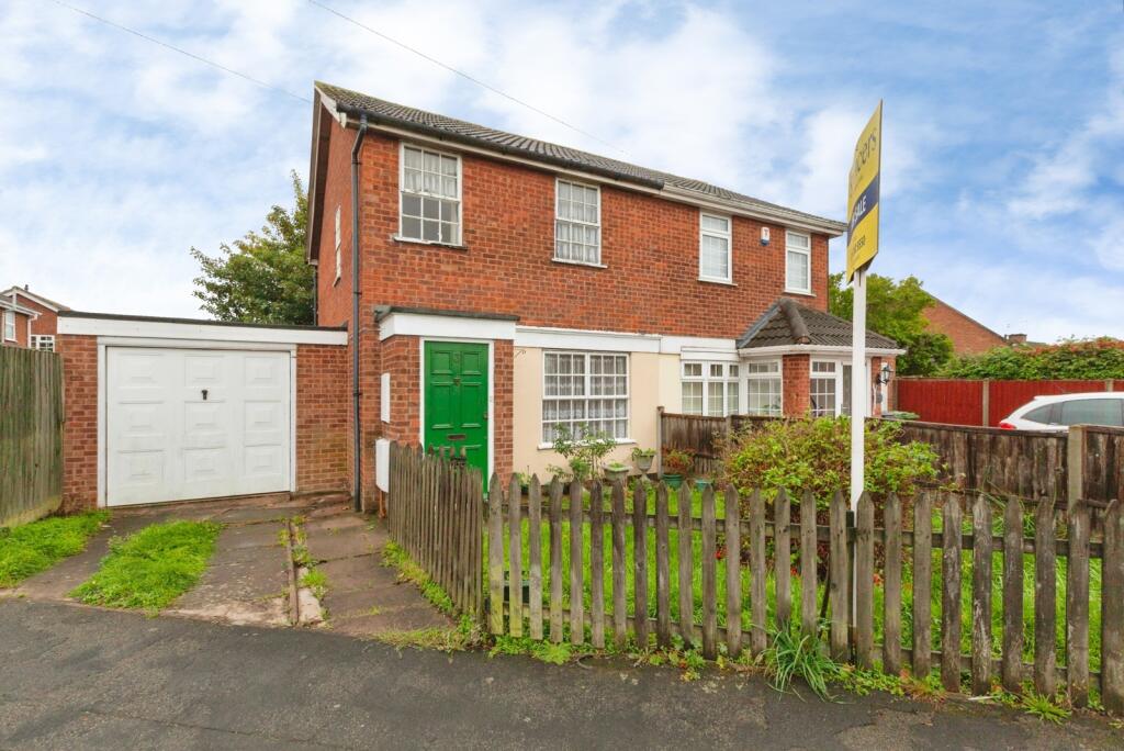 3-bed semi-detached on Earls Way, Thurmaston, Leicester, Leicestershire, LE4, £220,000
