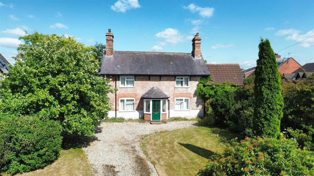 Main image of property: 4 West End, Barton In The Beans, CV13