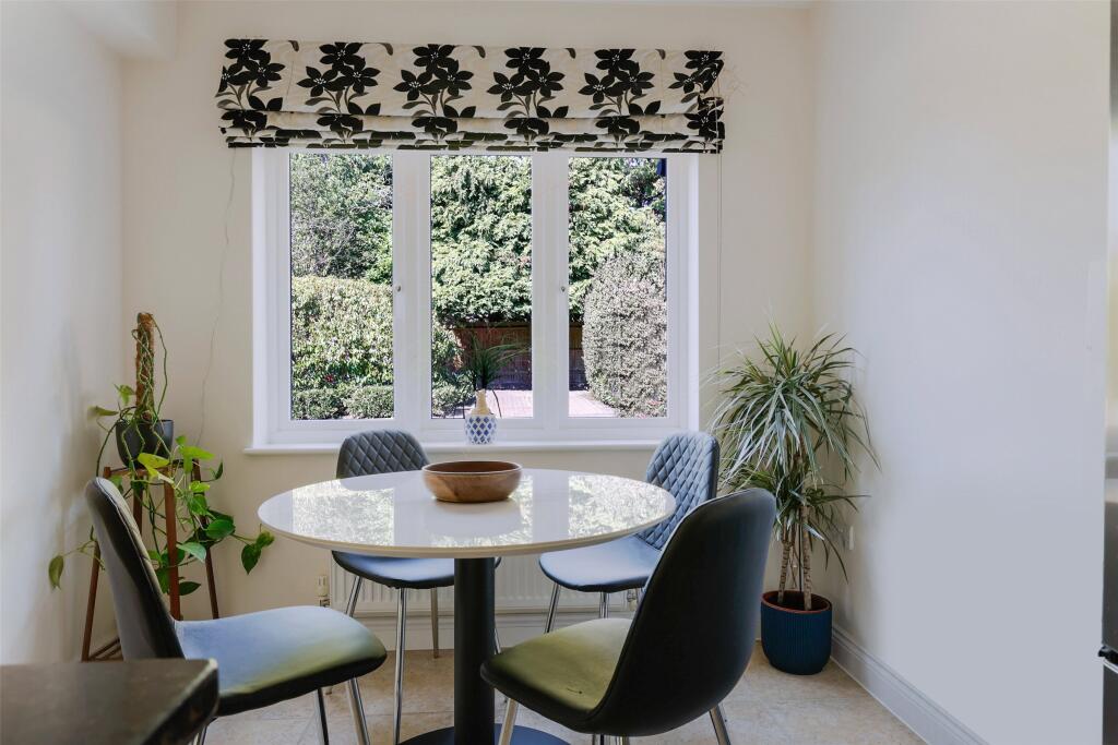 House in Redhill - View 5