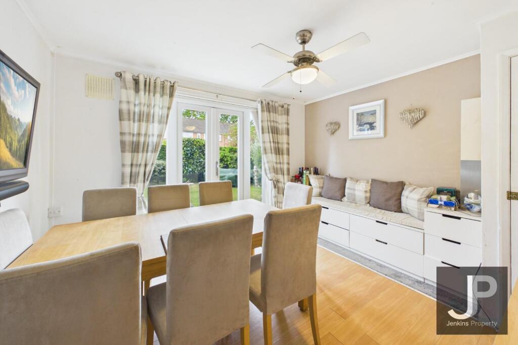 £280,000 - £300,000 Hawthorn Avenue, Brentwood photo 4