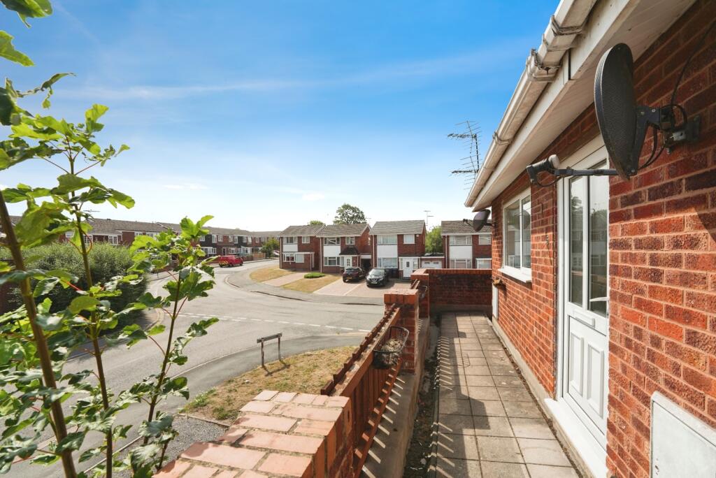 Apartment in Worcester, Worcestershire - View 2