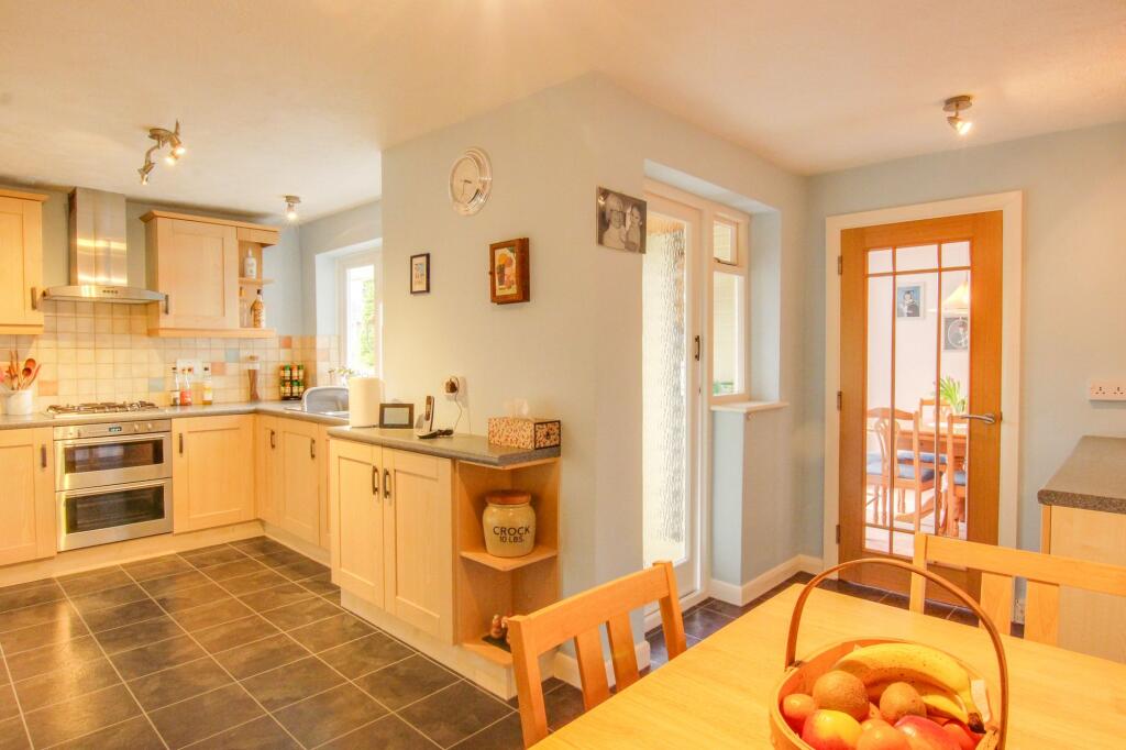 Hurstwood Lane, Haywards Heath, RH17 photo 3