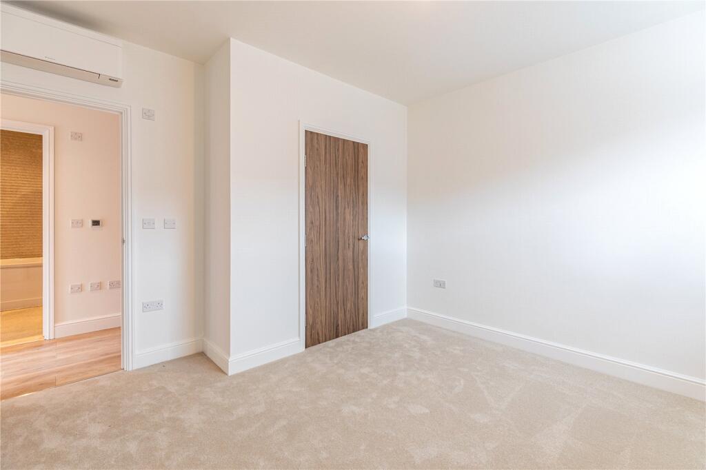 Apartment in Newbury, West Fields, Speenhamland - View 4