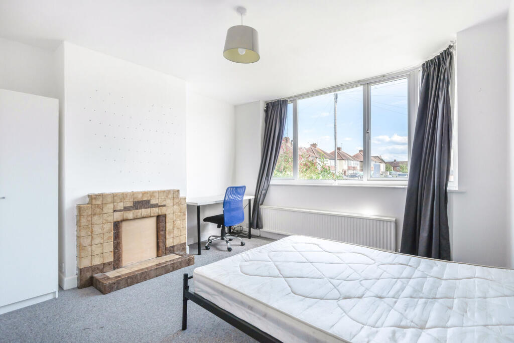 Rydes Hill Road, Guildford, GU2 - View 6
